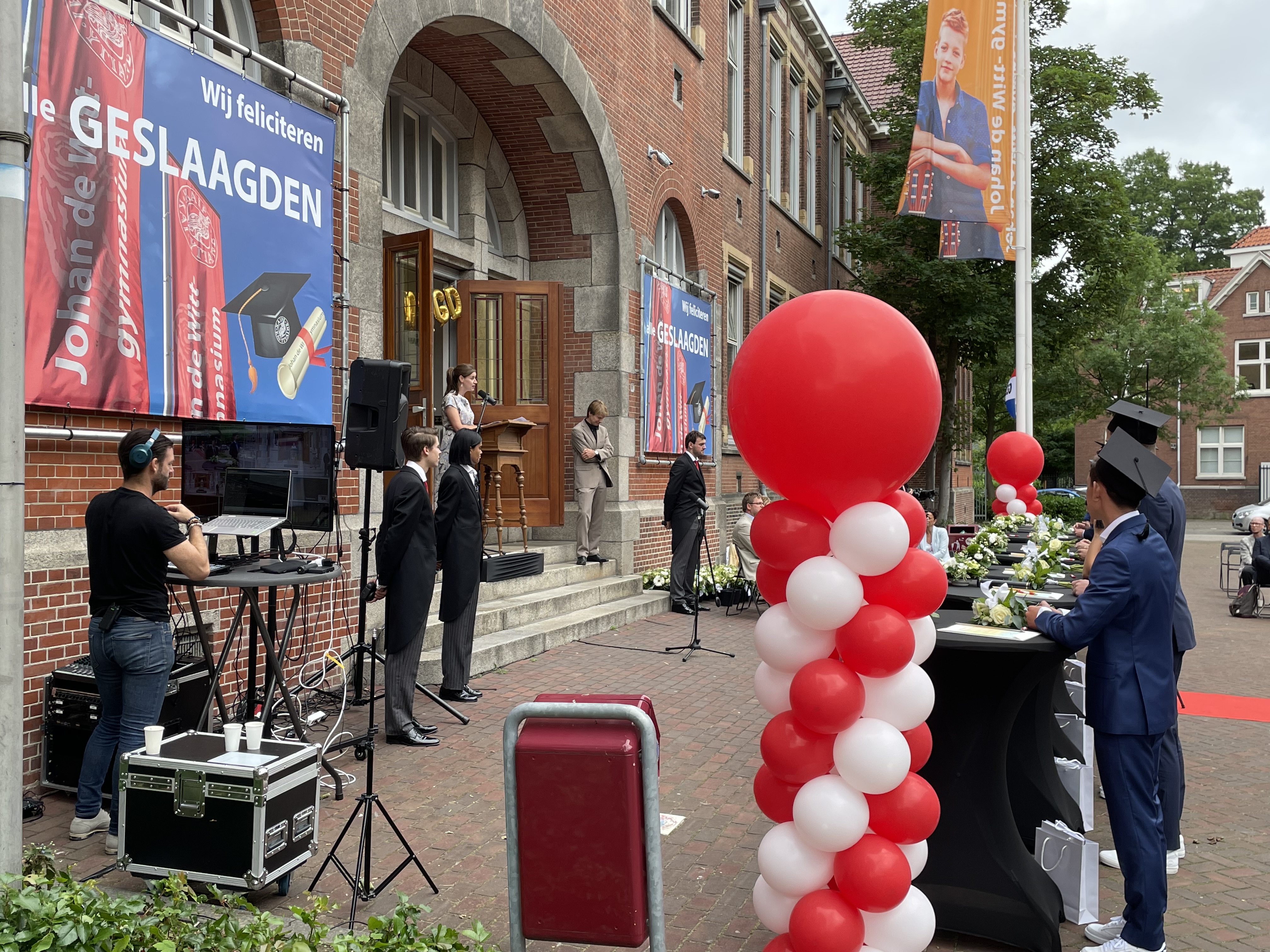 Wij feliciteren alle geslaagde leerlingen Wij feliciteren alle geslaagde leerlingen